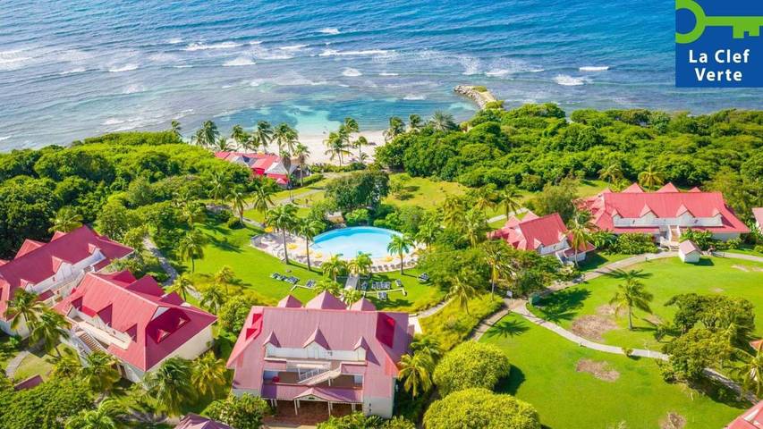 Parc de vacances pour 5 personnes, avec piscine et jardin en Guadeloupe