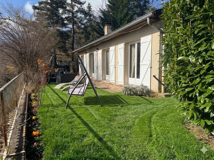 Maison d’hôte pour 3 personnes, avec Jacuzzi et Terrasse ainsi que Jardin et Vue