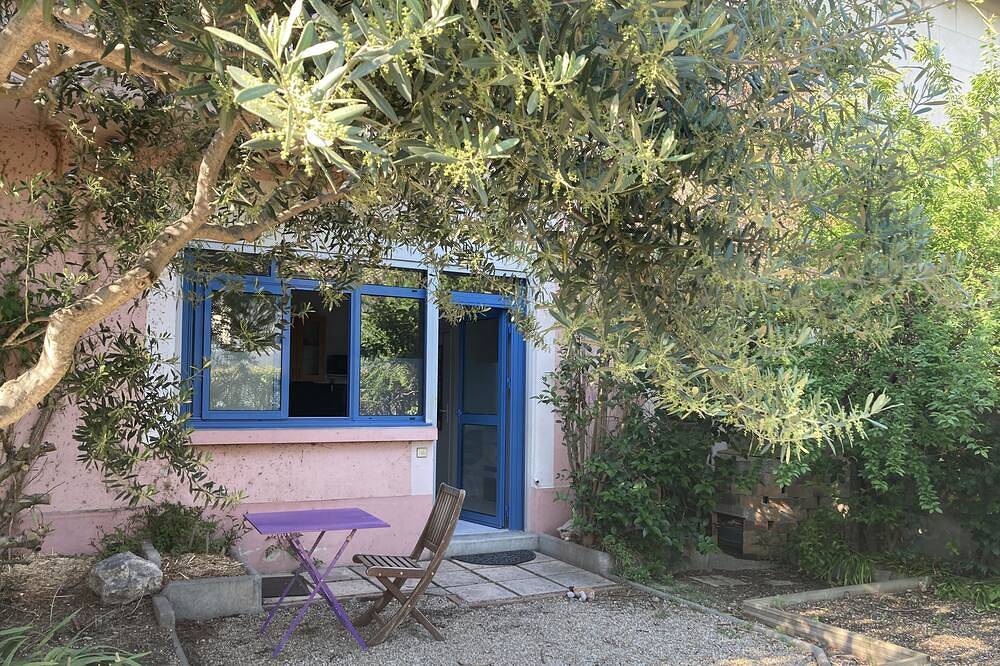 Studio au Pied du Luberon in Cavaillon, Parc naturel régional du Luberon
