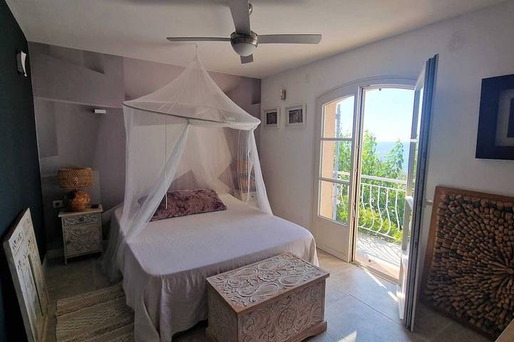 Villa pour 6 personnes, avec jacuzzi ainsi que terrasse et jardin dans Anthéor - 4