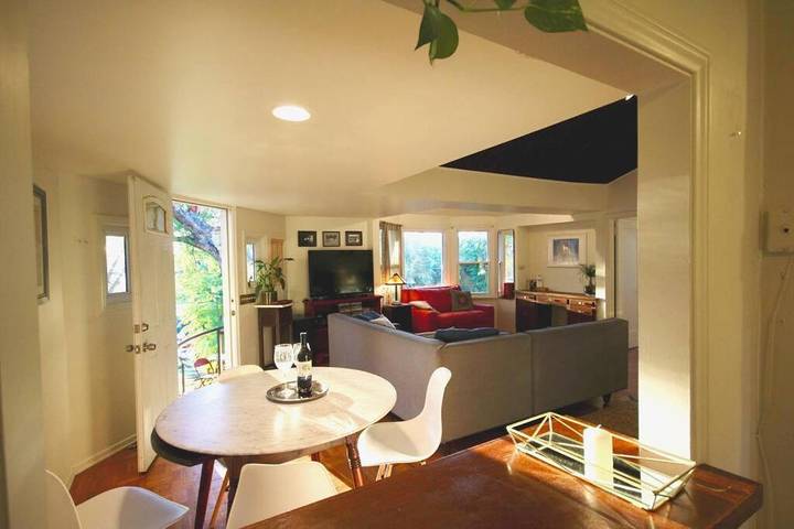Bungalow para 4 personas, con vistas además de terraza y jardín, Se admiten mascotas en Los Angeles
