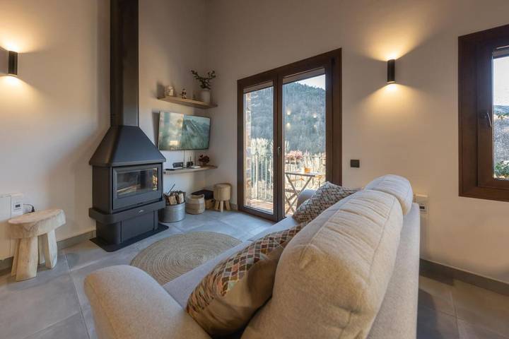 Gîte pour 4 personnes, avec Balcon ainsi que Terrasse et Vue à Vilallonga de Ter