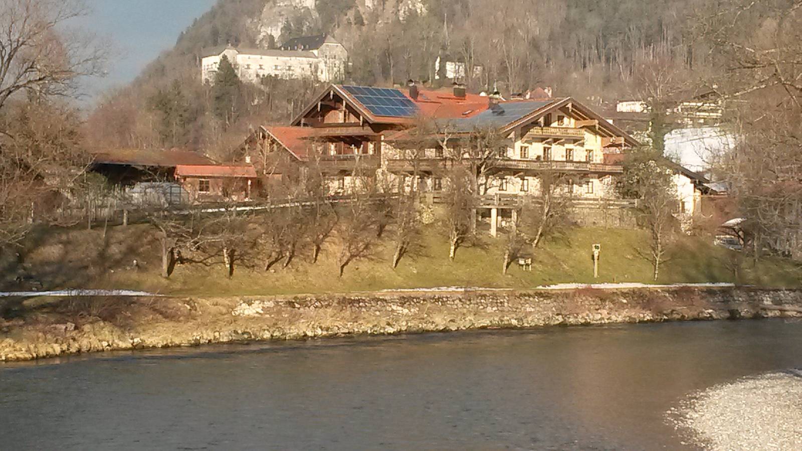Ganze Ferienwohnung, Ferienwohnung Haus Wuhrbichl - Ferienwohnung- 8 Personen, 130qm, 3 Schlafzimmer, großer Balkon,  Wlan in Marquartstein, Bayerische Alpen
