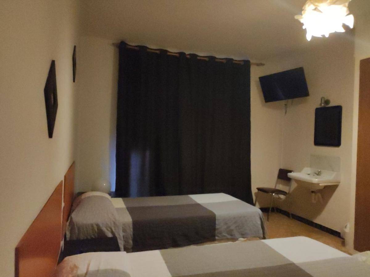 Standard Twin Room with Shared Bathroom in Avinyó, Pla de Bages DO
