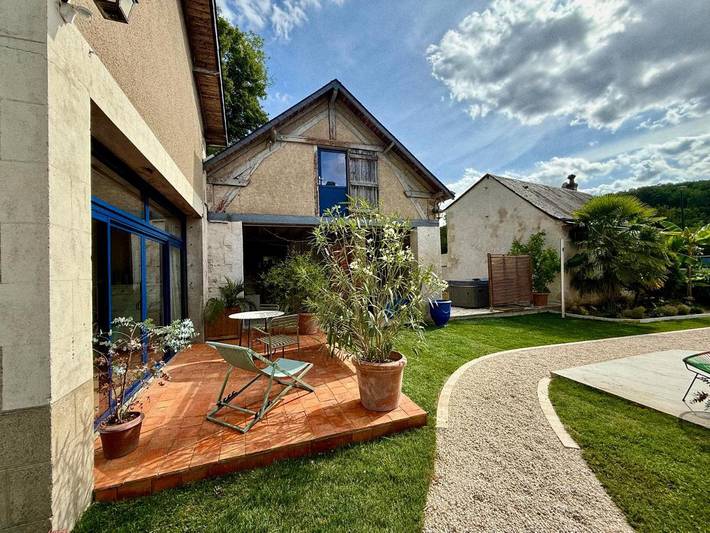 Location de vacances pour 4 personnes, avec Balcon et Jacuzzi ainsi que Terrasse et Jardin à Pocé-sur-Cisse