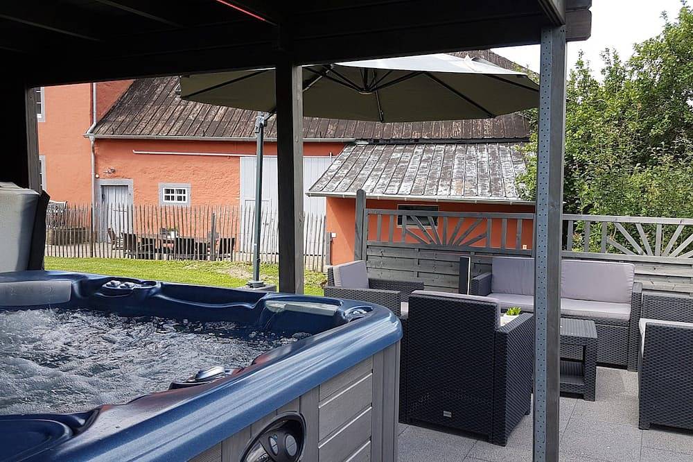 Eifel Dream Landhaus mit privatem Außenwhirlpool und Außen-Sauna in Plütscheid, Eifelkreis Bitburg-Prüm