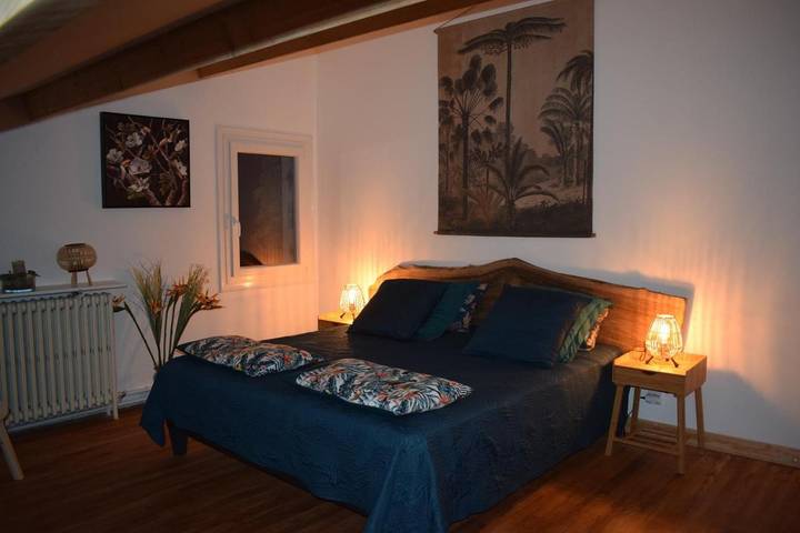 Location de vacances pour 2 personnes, avec vue ainsi que piscine et jardin à Guîtres - 4