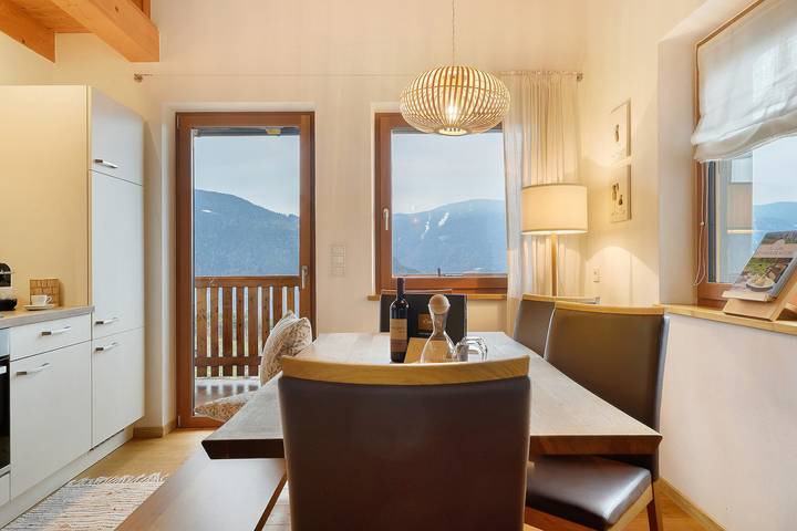 Apartamento inteiro, Apartamento 'Lisahitl' com piscina partilhada, terraço privado e Wi-Fi in Costa - Bozner Leitach, Renon
