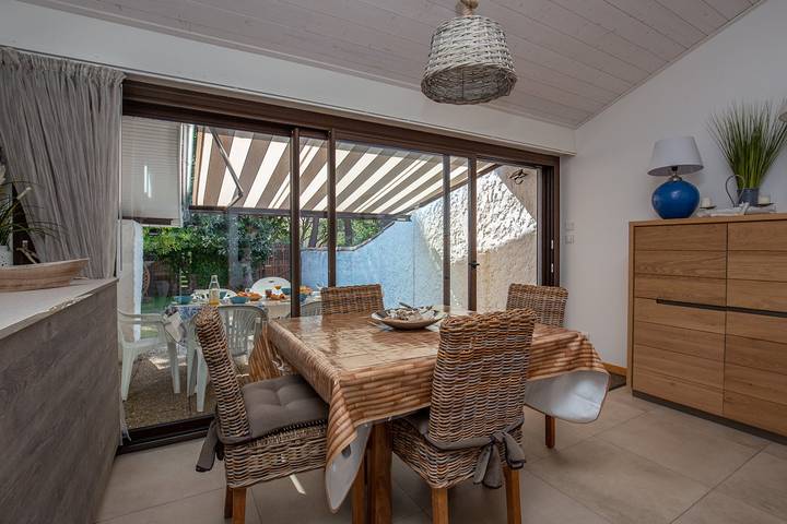 Gîte pour 6 personnes, avec jardin et terrasse dans Plage du Penon - 2