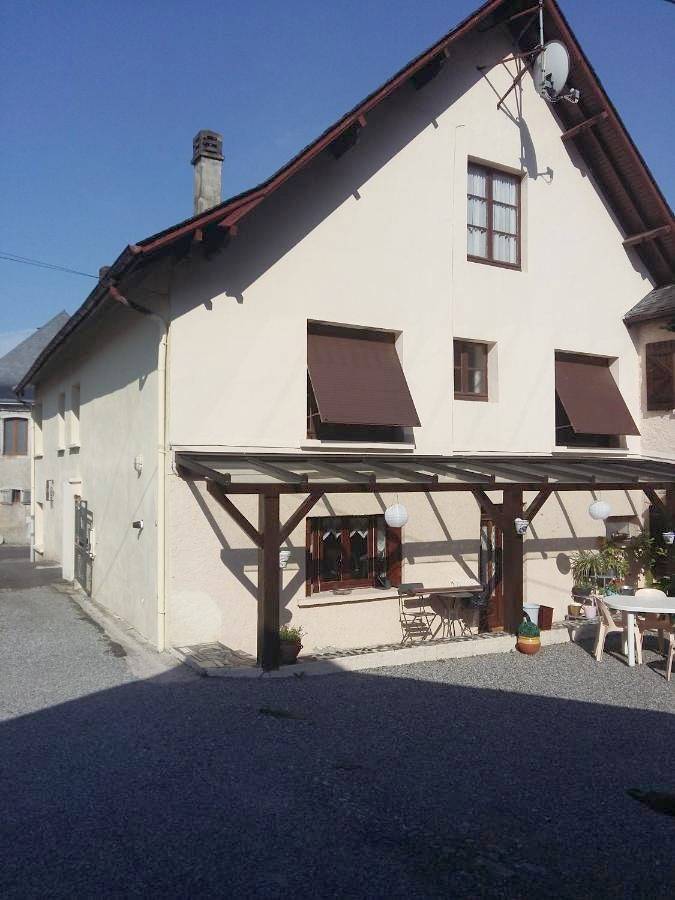 Location de vacances pour 5 personnes, avec jardin et vue à Izeste - 2