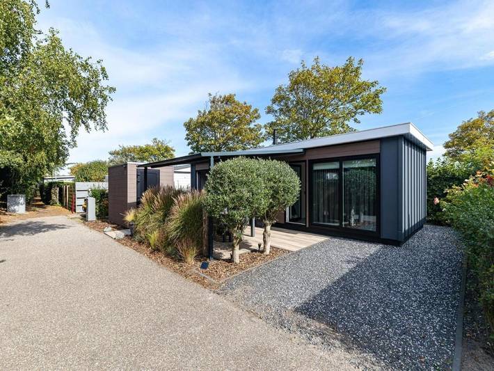 Ferienhaus für 4 Personen, mit Terrasse und Garten sowie Pool und Sauna in Zeeland