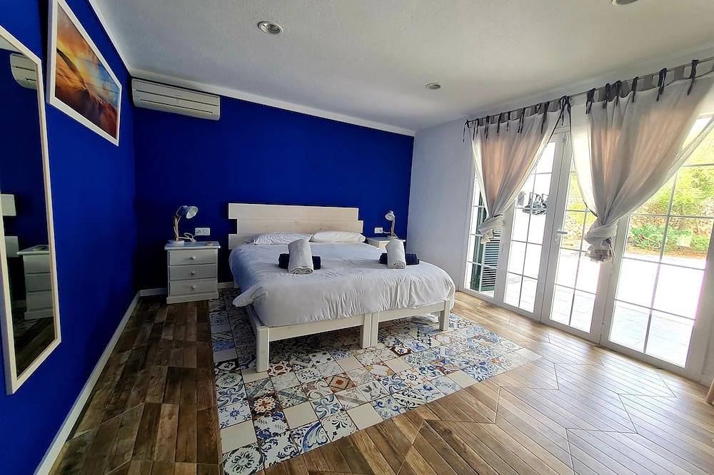 Galdana's House! Magnificent 6 bedroom villa with pool! in Cala Galdana, Ferreries