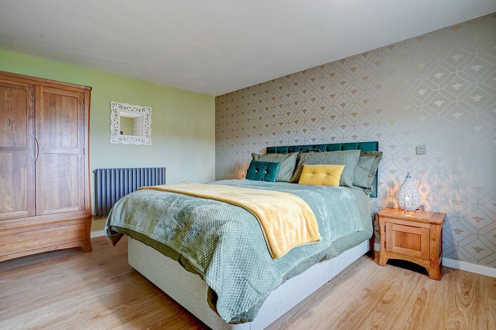 Entire apartment, Bumblebee Cottage | East Ruston Cottages in Happisburgh, Norfolk