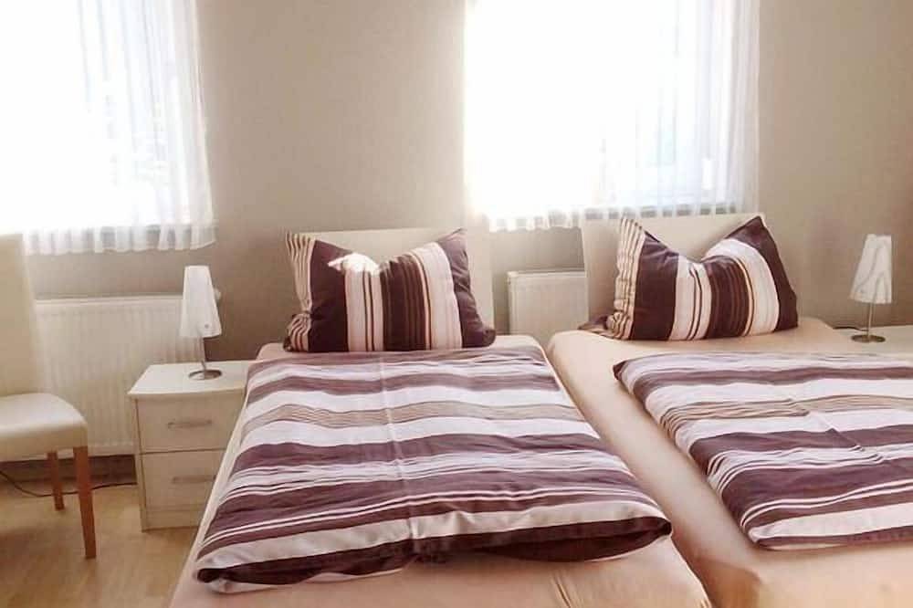 Ganze Wohnung, Feriendomizil mit 2 getrennten Schlafzimmern. Wlan gratis. in Margetshöchheim, Fränkisches Weinland
