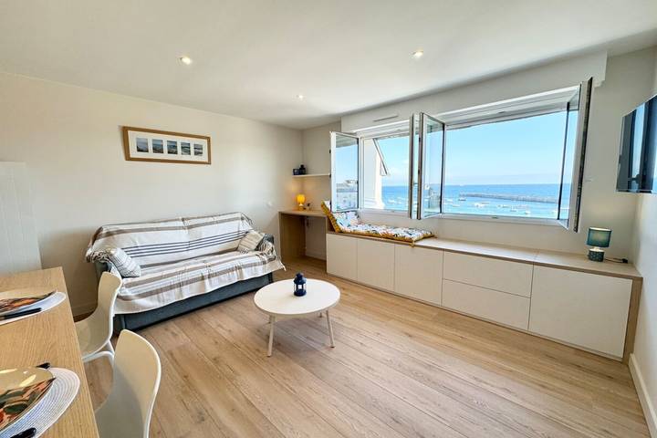 Appartement entier, Lovely ! Superbe T2 rénové – Vue mer 180° in Plage de Port Fontaine-Lomener, Ploemeur