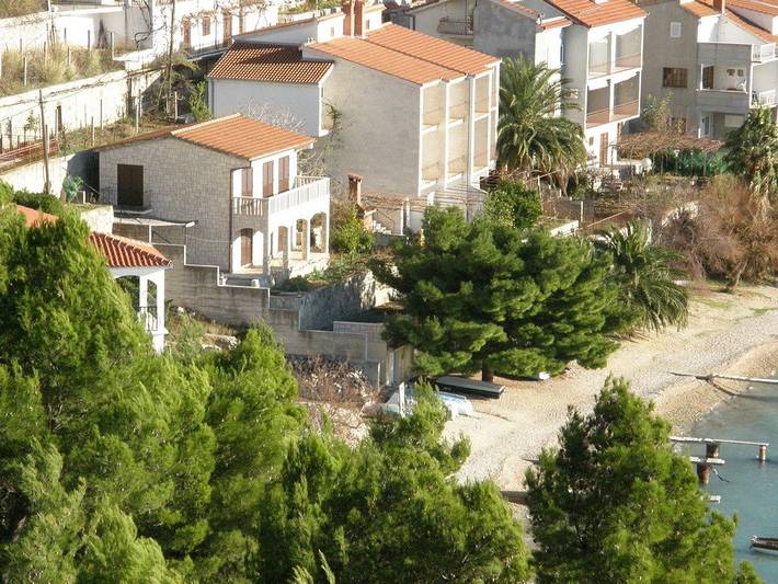 Ganze Wohnung, Apartment direkt am Strand in Stanici in Stanici, Omis-Riviera