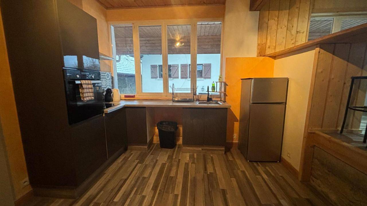 Appartement entier, Two-Bedroom Apartment in Sainte-Hélène-sur-Isère, Région d'Albertville