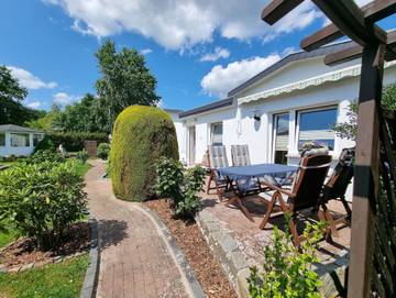 Bungalow für 2 Personen, mit Terrasse und Garten in Zinnowitz