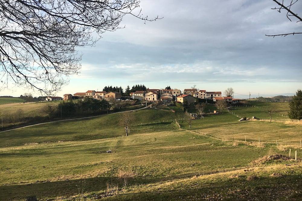 Gite  Maison Meublee En Pleine Campgne in Saint-Victor-sur-Loire, Saint-Étienne