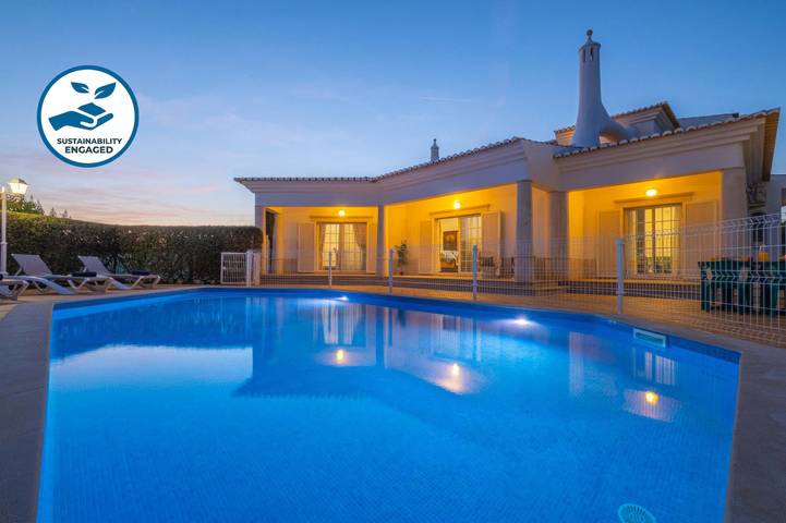 Villa para 11 pessoas, com Varanda e Terraço e ainda Jardim em Ferreiras