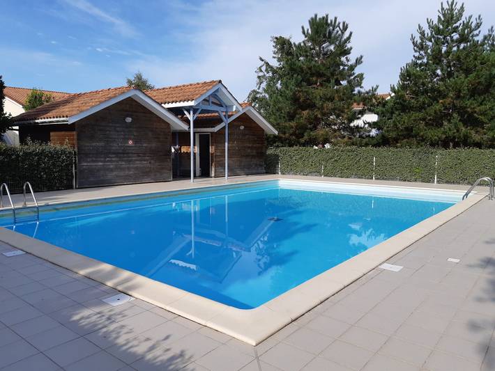 Gîte pour 5 personnes, avec terrasse et piscine, animaux acceptés dans Biscarrosse (bourg) - 2
