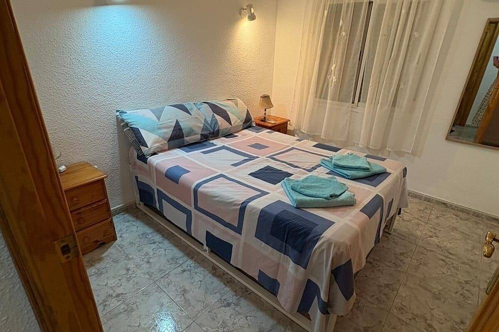 Luxury detatched Spanish Villa Spacious with Private Pool-in Lake Vinuela Valley in Alcaucín, Málaga Province