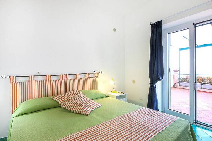 Appartement entier, Superbe appartement à Vietri sul Mare (Raito) avec vue sur la mer in Spiaggia dei Ninnilli, Vietri sul Mare