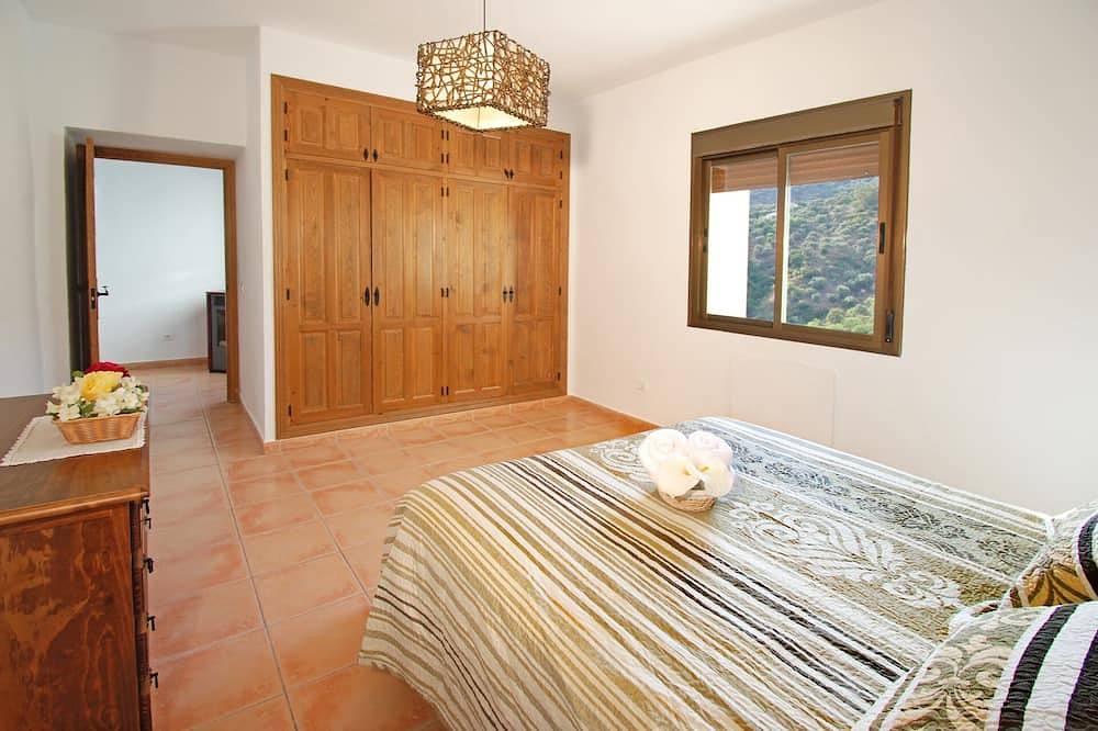 Villa Poyatos, 14 Pers, Piscina Climatizada, Wifi, Petfriendly, vista al mar in Comares, Provincia de Málaga