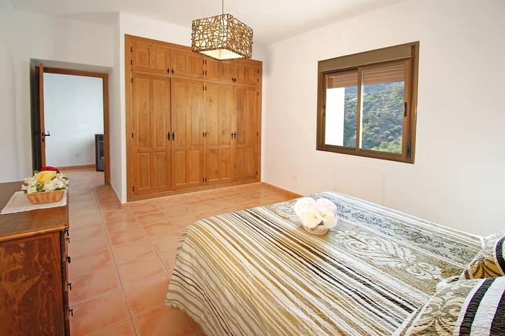 Villa Poyatos, 14 Pers, Piscina Climatizada, Wifi, Petfriendly, vista al mar in Comares, Provincia de Málaga