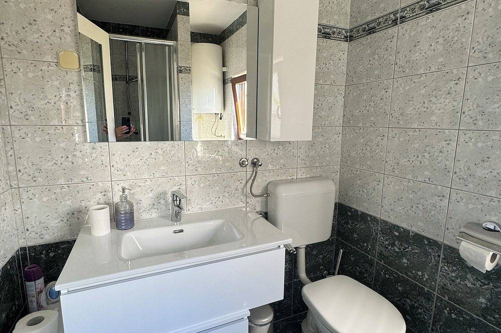 Ganze Wohnung, Haus Petra am Strand - schöne Aussicht in Cesarica, Naturpark Velebit