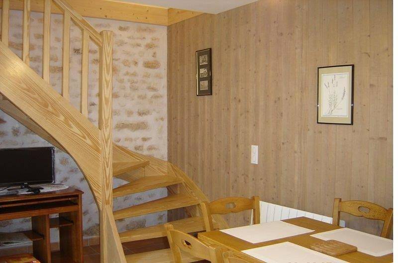 Two-Bedroom House in Saint-Porchaire, Région de Saintes