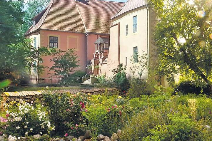 Schloss für 30 Personen, mit Garten