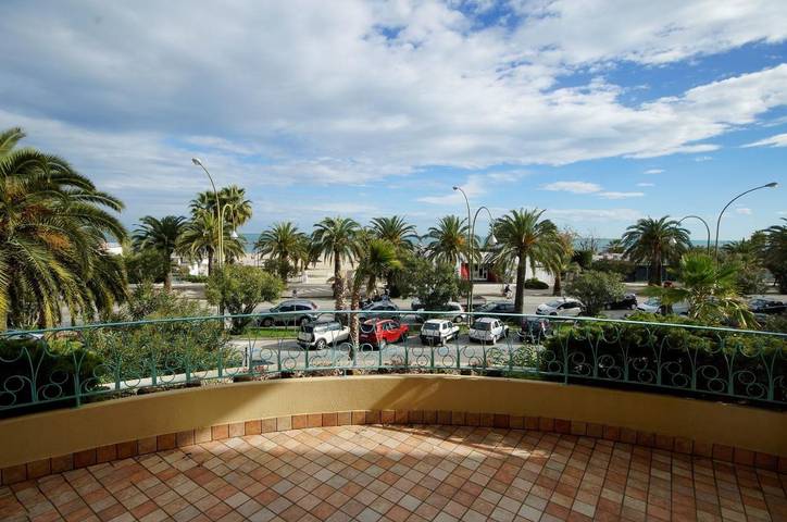 Ferienwohnung für 7 Personen, mit Balkon und Terrasse sowie Ausblick in San Benedetto del Tronto - 3