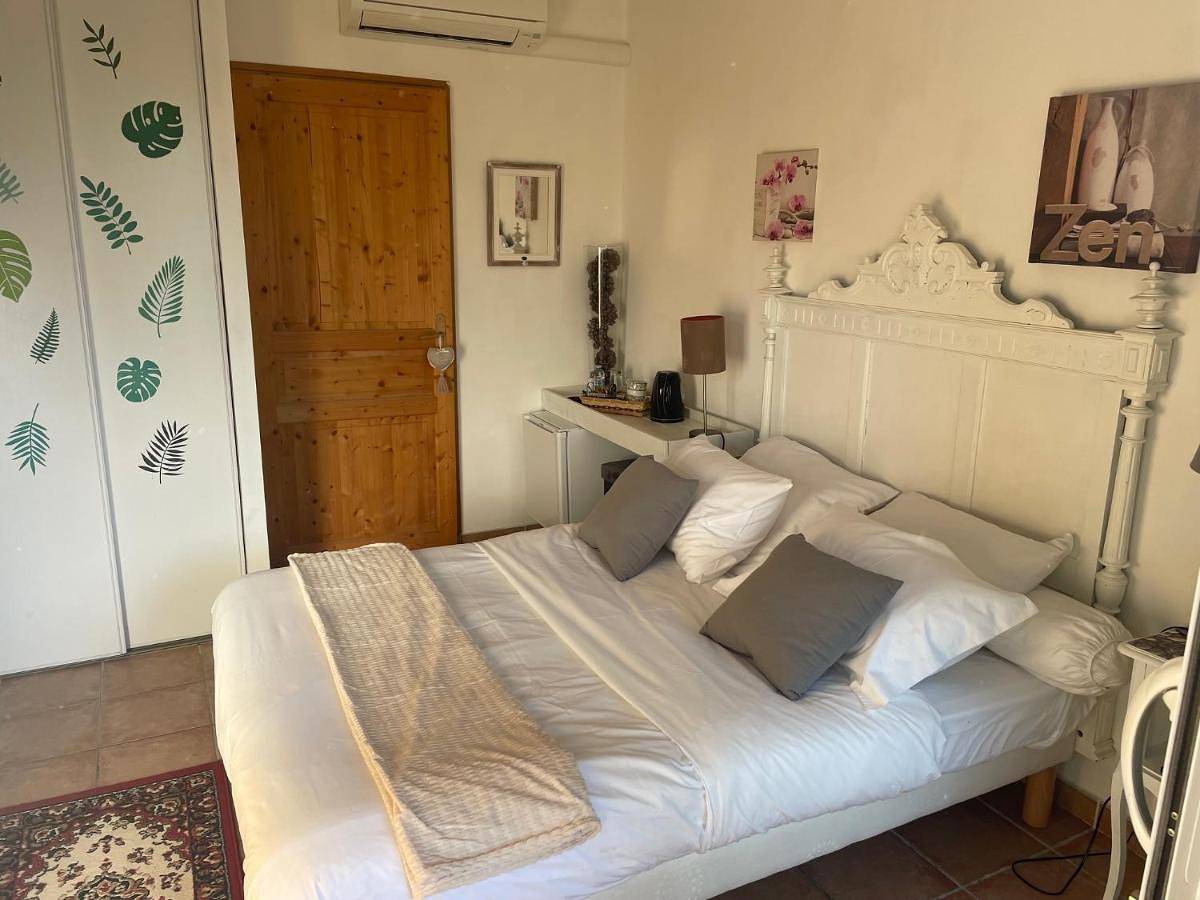 Deluxe Room in Saint-Laurent-d'Aigouze, Côte d'Améthyste