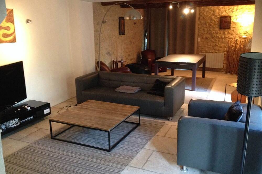 Maison du 19ème siècle entièrement rénovée sur 2 étages en Provence in Plan-d'Orgon, Région d'Arles