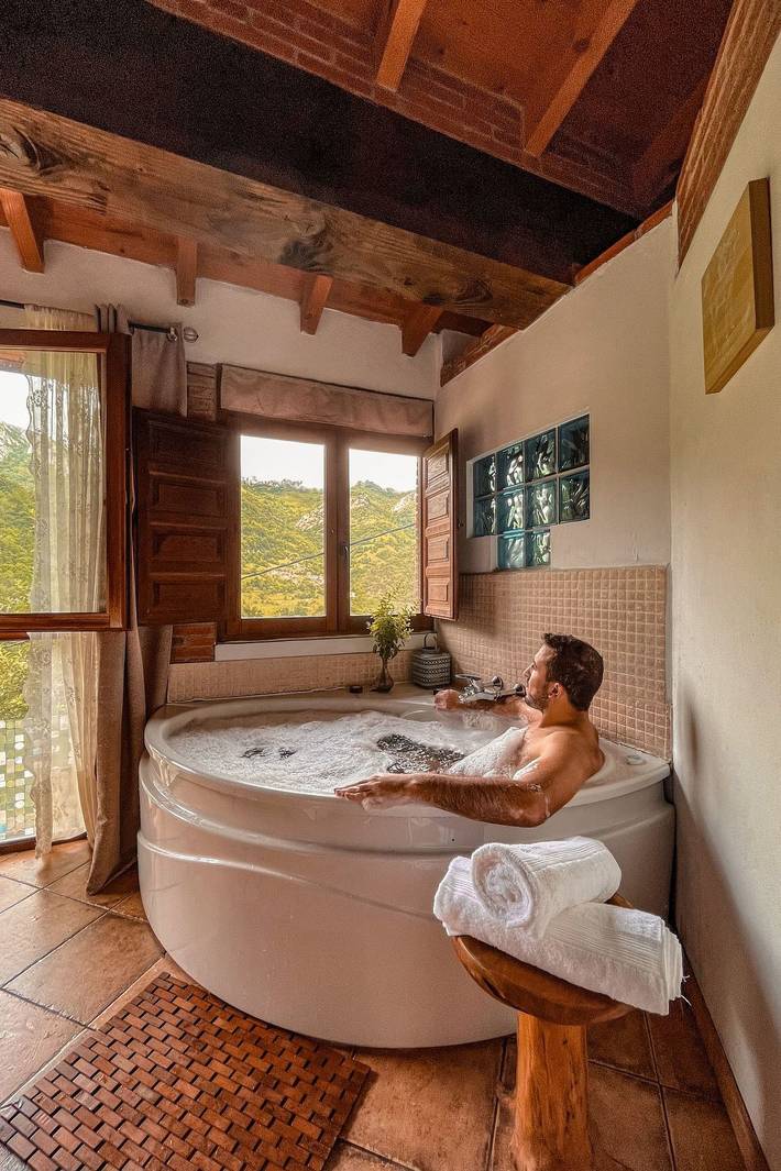 Apartamento de vacaciones para 2 personas, con jacuzzi además de terraza y jardín, Se admiten mascotas en Asturias - 2