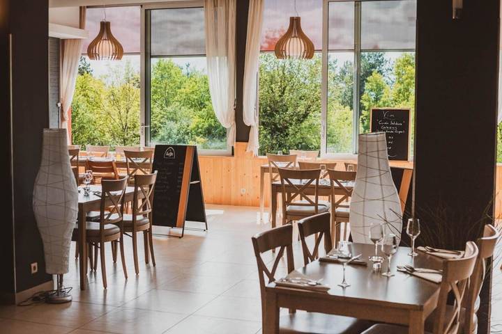 Hôtel pour 2 personnes, avec sauna ainsi que jacuzzi et jardin, adapté aux familles dans Bomal - 3