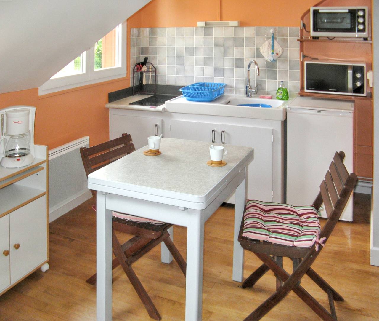 Studio entier, Appartement cosy Salins-les-Bains 18 m² Parking in Salins-les-Bains, Jura
