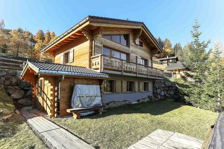 Chalet für 9 Personen, mit Sauna und Garten in der Schweiz
