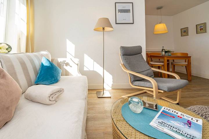 Ganze Wohnung, Gemütliche, zentrale Ferienwohnung in Westerland für bis zu 2 Personen. in Westerland, Sylt (Gemeinde)