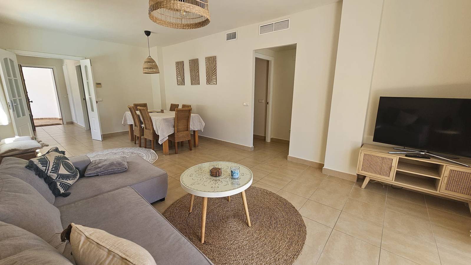 Entire apartment, Apartment 'Balcón Cerro Gordo' with Sea View, Wi-Fi and Air Conditioning in Cerro Gordo, Almuñecar