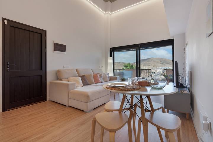 Ganze Wohnung, Urlaub 'Casa Trisca Corralejo' mit Meerblick, privater Terrasse und Wi-Fi in Geafond, La Oliva