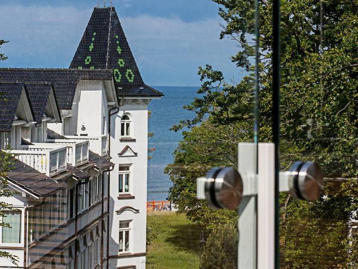 Ferienhaus für 6 Personen, mit Garten und Pool sowie Sauna und Whirlpool in Binz - 2