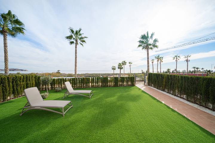 Location de vacances pour 6 personnes, avec jardin et terrasse ainsi que jacuzzi et piscine dans Mar de Pulpi