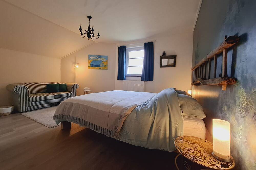 Gîte Les bergeronnettes-Ferienhaus-Ensuite mit Bad-Blick auf die Landschaft in Tavigny, Houffalize