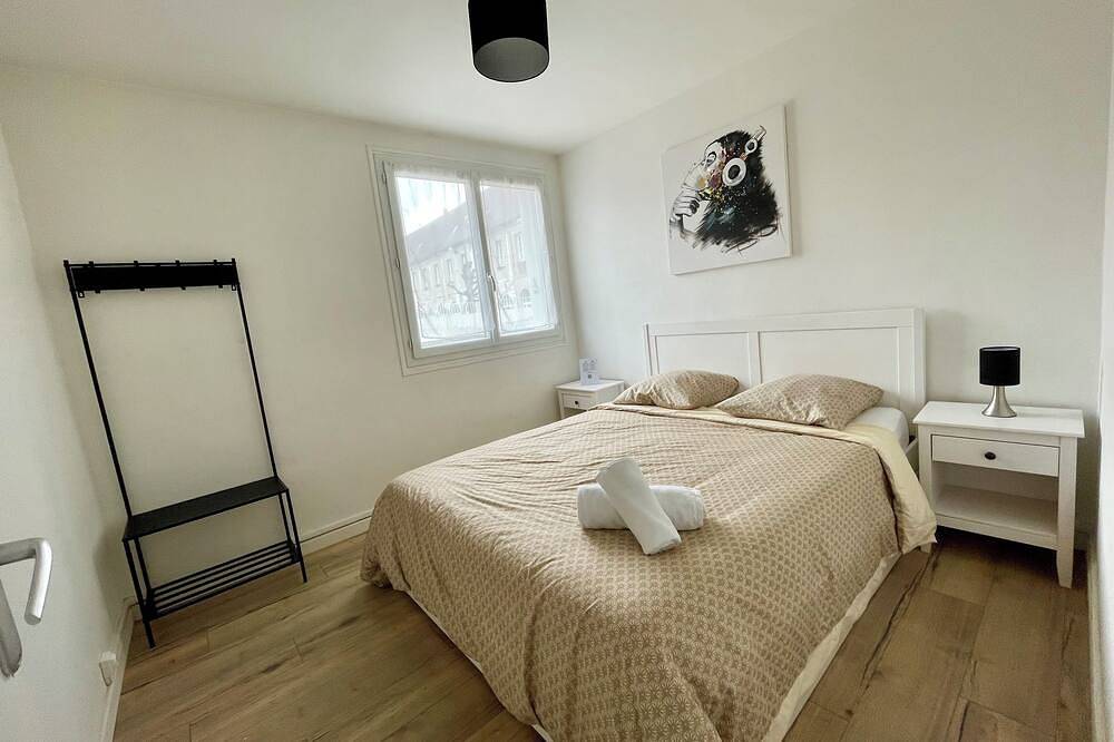 Apartamento entero, ✈️🚆Large T2 Ground floor Hyper center - Shuttle* & Sauna* + 🅿️Parking in Beauvais, Río Oise