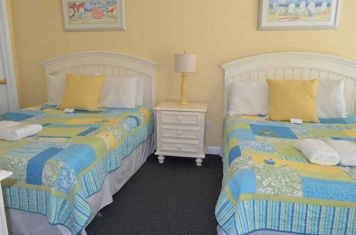 Vacation house for 14 people, with terrace in Surfside Beach