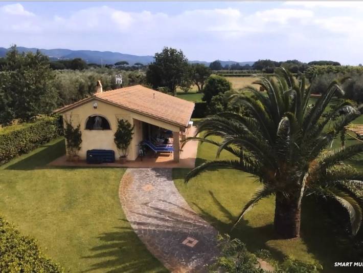Location de vacances pour 4 personnes, avec jardin et piscine à Castagneto Carducci