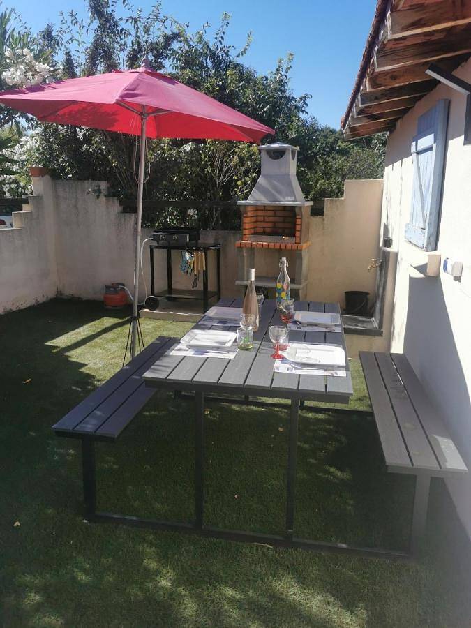 Location de vacances pour 4 personnes, avec Terrasse ainsi que Jardin et Vue à La Valette-du-Var