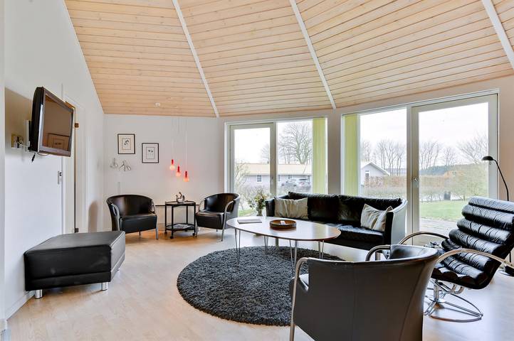 Ferienhaus für 8 Personen, mit Terrasse und Garten sowie Whirlpool und Pool, mit Haustier in Südjütland